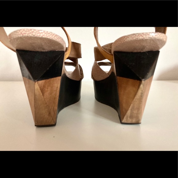 Schuler & Sons Strappy Leather Platform Angular Wooden Heel. Size 8. - Picture 6 of 8